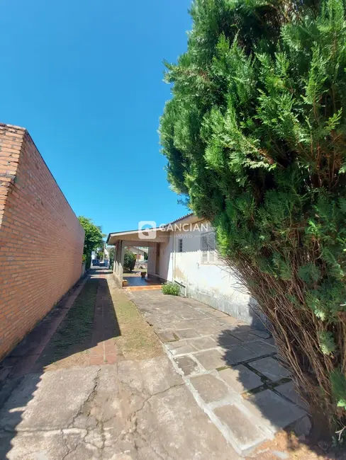 Casa com 3 quartos à venda, 80m2 em Camobi, Santa Maria - RS - imagem 4 Foto 4 de Casa com 3 quartos à venda, 80m2 em Camobi, Santa Maria - RS