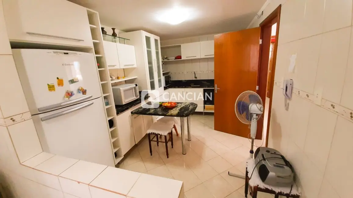 Foto 5 de Apartamento com 2 quartos à venda, 97m2 em Nossa Senhora Medianeira, Santa Maria - RS