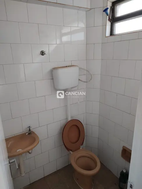 Sala Comercial com 1 quarto para alugar, 33m2 em Centro, Santa Maria - RS - imagem 7 Foto 7 de Sala Comercial com 1 quarto para alugar, 33m2 em Centro, Santa Maria - RS