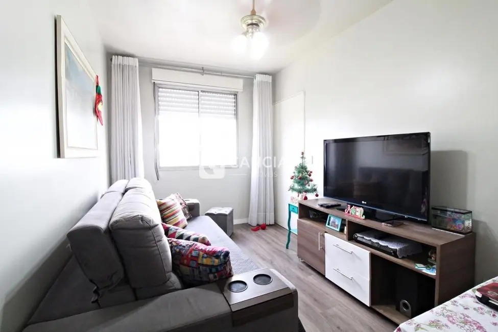 Foto 2 de Apartamento com 2 quartos à venda, 48m2 em Nossa Senhora Medianeira, Santa Maria - RS