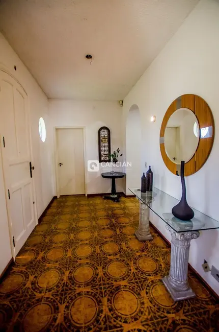 Casa com 3 quartos à venda, 353m2 em Camobi, Santa Maria - RS - imagem 3 Foto 3 de Casa com 3 quartos à venda, 353m2 em Camobi, Santa Maria - RS