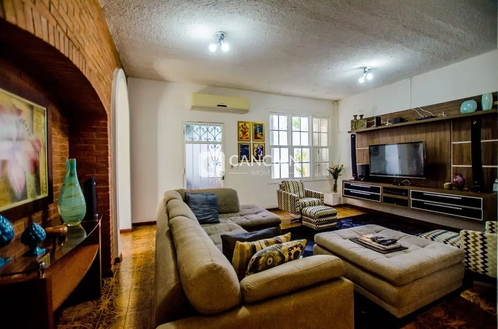 Casa com 3 quartos à venda, 353m2 em Camobi, Santa Maria - RS - imagem 4 Foto 4 de Casa com 3 quartos à venda, 353m2 em Camobi, Santa Maria - RS