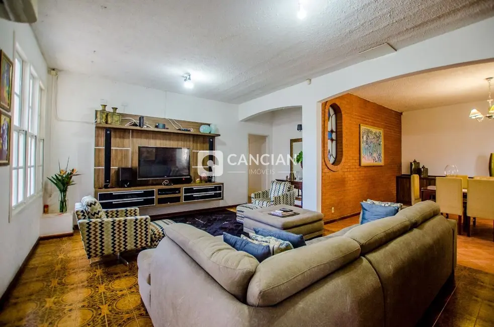 Casa com 3 quartos à venda, 353m2 em Camobi, Santa Maria - RS - imagem 5 Foto 5 de Casa com 3 quartos à venda, 353m2 em Camobi, Santa Maria - RS