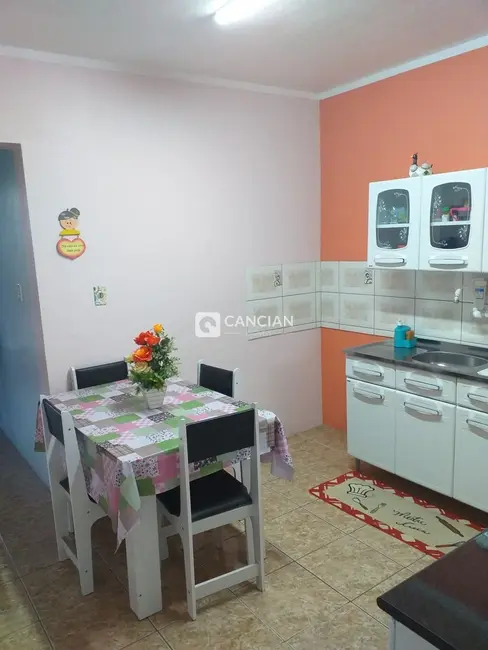 Casa com 5 quartos à venda, 182m2 em São José, Santa Maria - RS - imagem 3 Foto 3 de Casa com 5 quartos à venda, 182m2 em São José, Santa Maria - RS