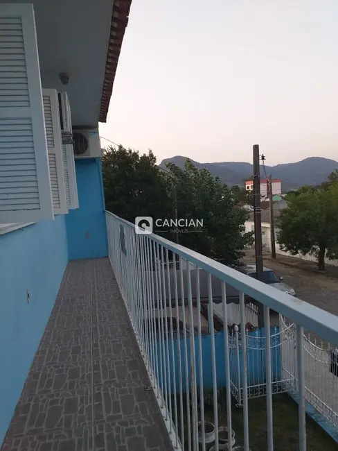 Casa com 5 quartos à venda, 182m2 em São José, Santa Maria - RS - imagem 5 Foto 5 de Casa com 5 quartos à venda, 182m2 em São José, Santa Maria - RS