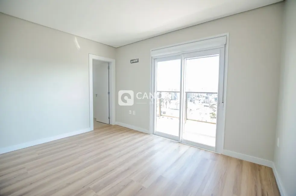 Foto 4 de Apartamento com 3 quartos à venda, 221m2 em Nossa Senhora de Lourdes, Santa Maria - RS