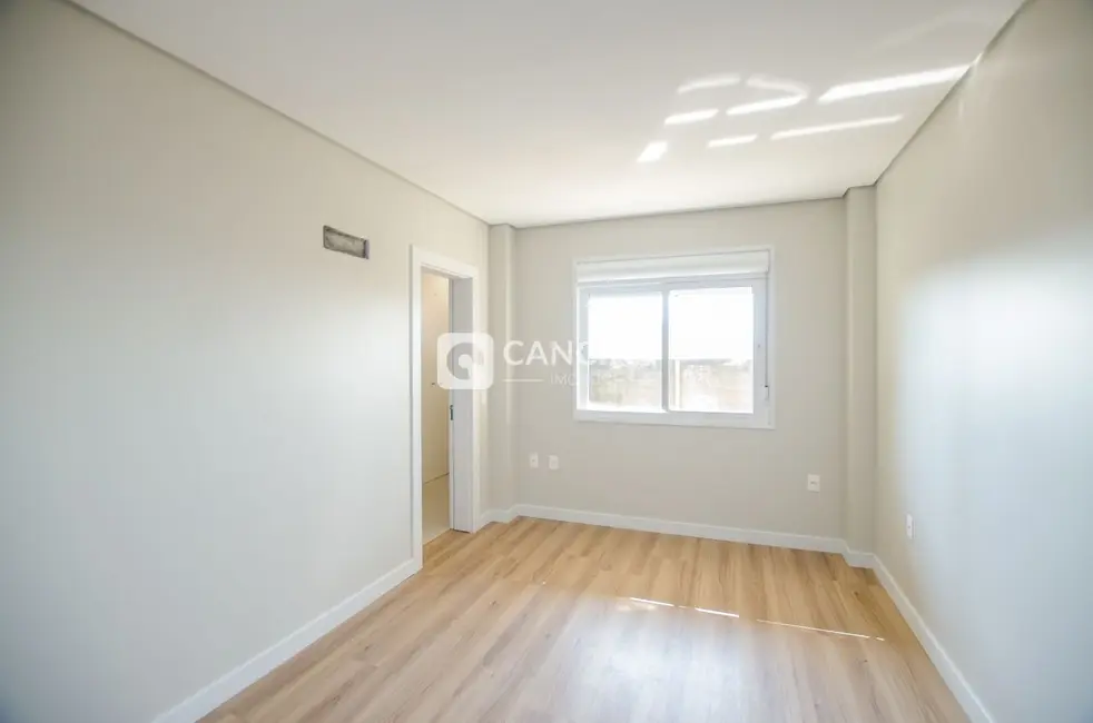 Foto 8 de Apartamento com 3 quartos à venda, 221m2 em Nossa Senhora de Lourdes, Santa Maria - RS