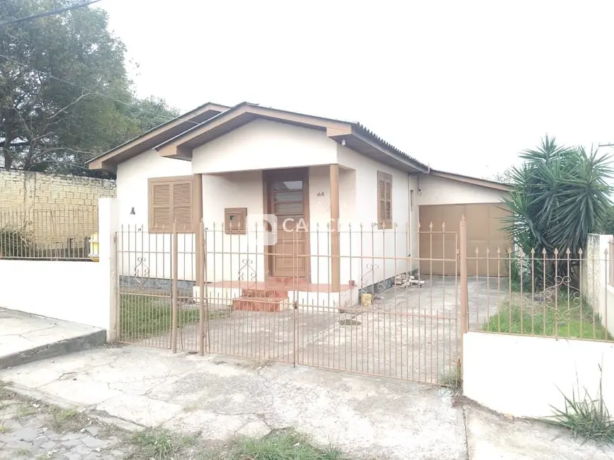 Casa com 3 quartos à venda, 70m2 em Camobi, Santa Maria - RS - imagem 2 Foto 2 de Casa com 3 quartos à venda, 70m2 em Camobi, Santa Maria - RS