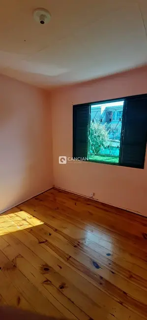 Casa com 3 quartos à venda, 101m2 em Tancredo Neves, Santa Maria - RS - imagem 6 Foto 6 de Casa com 3 quartos à venda, 101m2 em Tancredo Neves, Santa Maria - RS