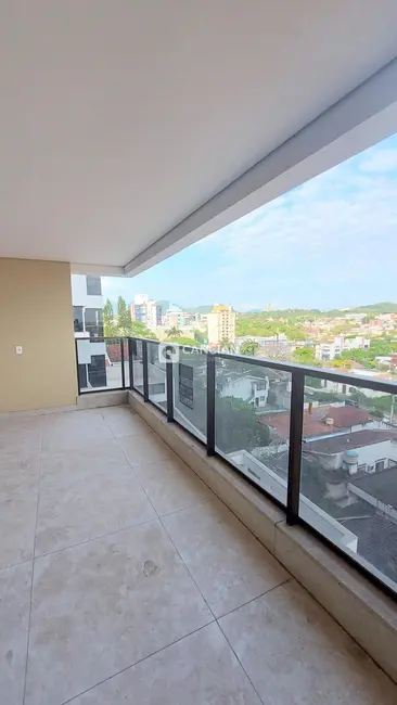 Foto 9 de Apartamento com 3 quartos à venda, 170m2 em Nossa Senhora de Lourdes, Santa Maria - RS