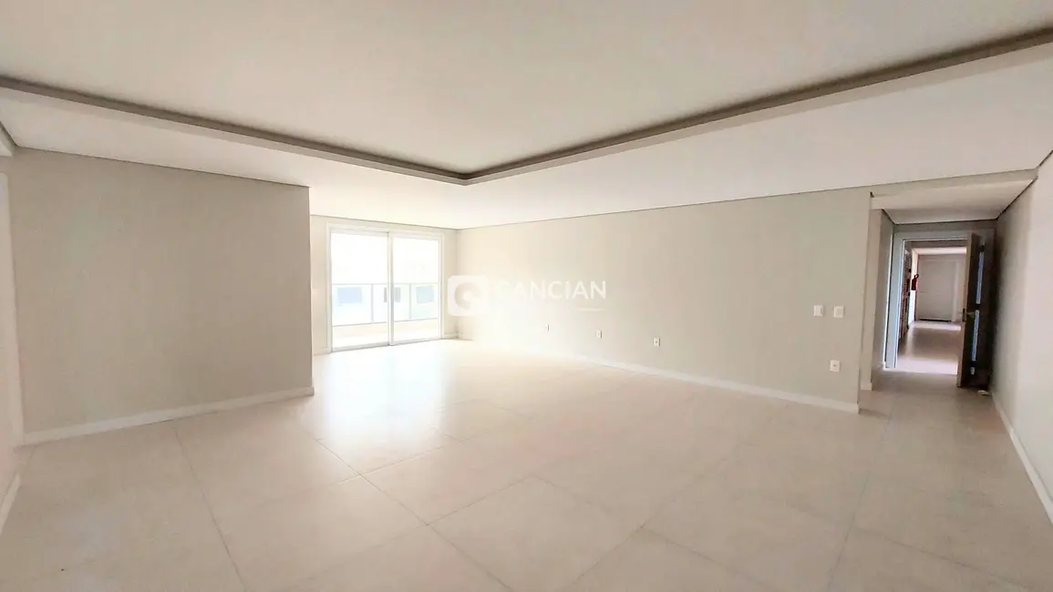 Foto 8 de Apartamento com 3 quartos à venda, 170m2 em Nossa Senhora de Lourdes, Santa Maria - RS