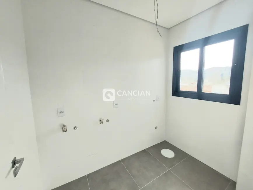 Foto 6 de Apartamento com 3 quartos à venda, 100m2 em Pé de Plátano, Santa Maria - RS