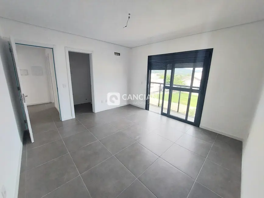 Foto 8 de Apartamento com 3 quartos à venda, 100m2 em Pé de Plátano, Santa Maria - RS