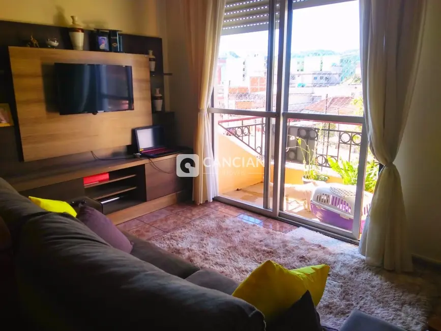 Foto 2 de Apartamento com 3 quartos à venda, 110m2 em Nossa Senhora das Dores, Santa Maria - RS