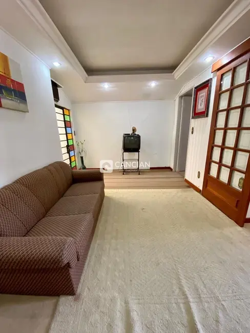 Casa com 3 quartos à venda, 173m2 em Patronato, Santa Maria - RS - imagem 5 Foto 5 de Casa com 3 quartos à venda, 173m2 em Patronato, Santa Maria - RS