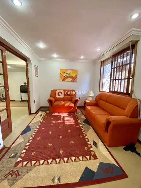 Casa com 3 quartos à venda, 173m2 em Patronato, Santa Maria - RS - imagem 3 Foto 3 de Casa com 3 quartos à venda, 173m2 em Patronato, Santa Maria - RS