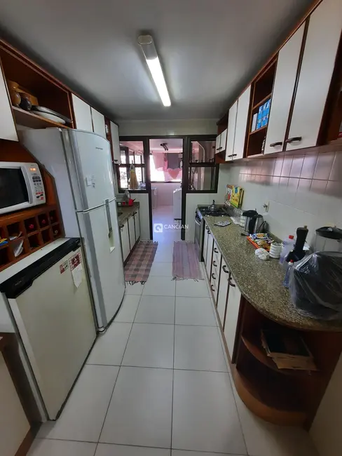 Foto 9 de Apartamento com 3 quartos à venda, 218m2 em Nossa Senhora de Fátima, Santa Maria - RS