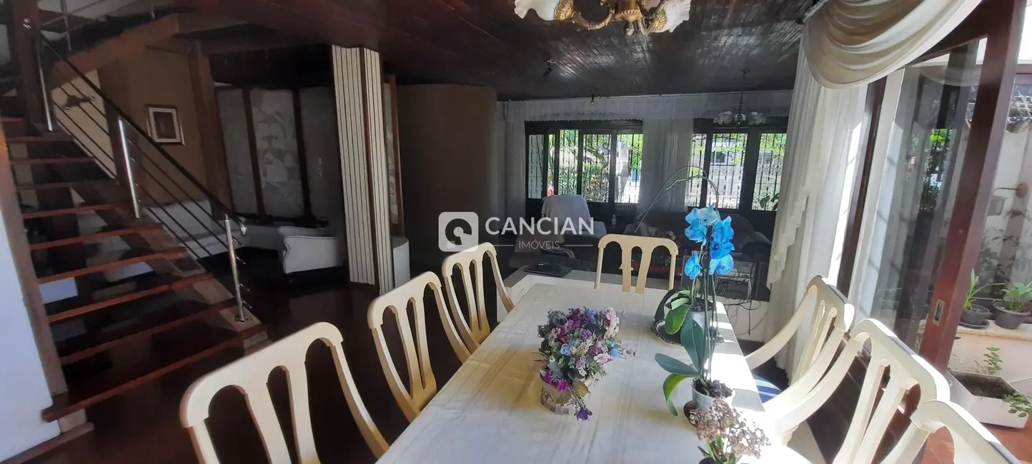 Casa com 4 quartos à venda, 370m2 em Santa Maria - RS - imagem 5 Foto 5 de Casa com 4 quartos à venda, 370m2 em Santa Maria - RS