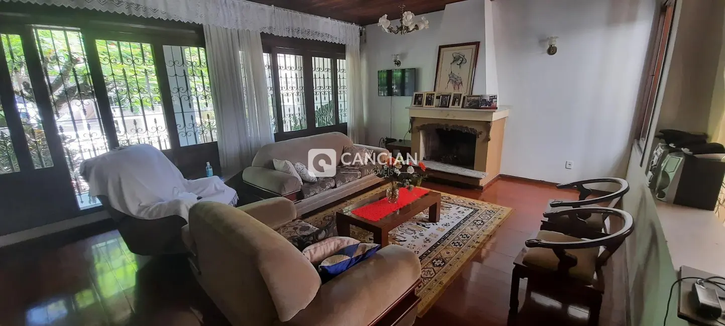 Casa com 4 quartos à venda, 370m2 em Santa Maria - RS - imagem 3 Foto 3 de Casa com 4 quartos à venda, 370m2 em Santa Maria - RS