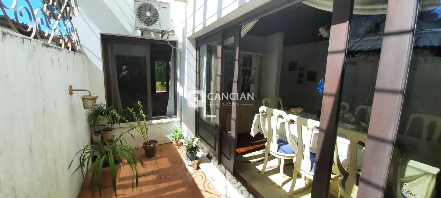 Casa com 4 quartos à venda, 370m2 em Santa Maria - RS - imagem 8 Foto 8 de Casa com 4 quartos à venda, 370m2 em Santa Maria - RS