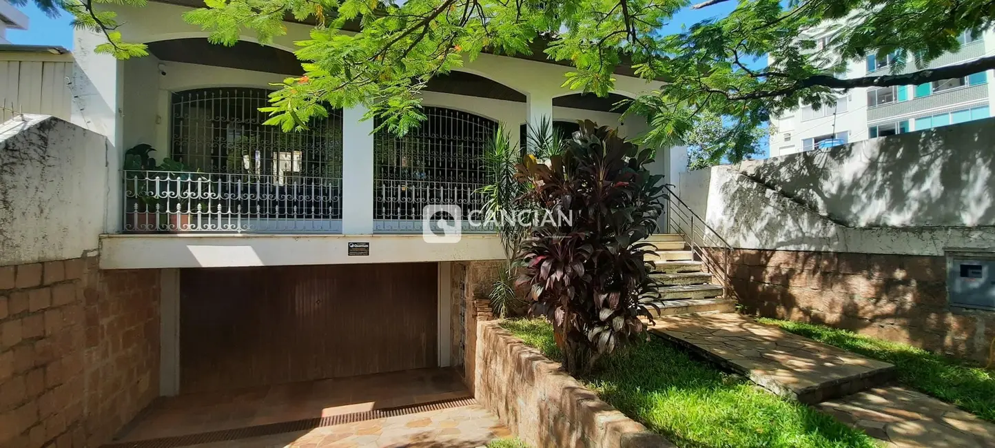 Casa com 4 quartos à venda, 370m2 em Santa Maria - RS - imagem 1 Foto 1 de Casa com 4 quartos à venda, 370m2 em Santa Maria - RS
