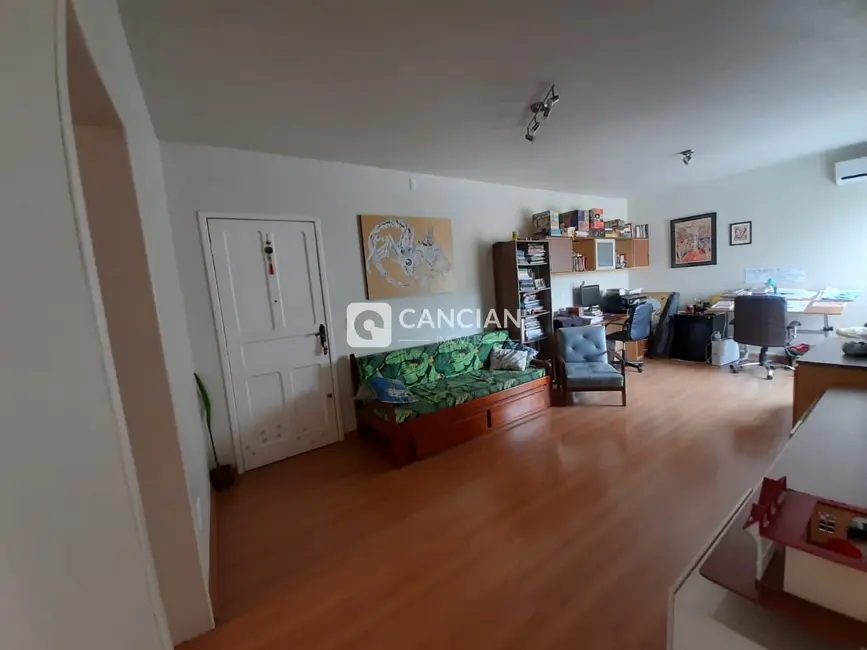 Foto 2 de Apartamento com 2 quartos à venda, 73m2 em Centro, Santa Maria - RS