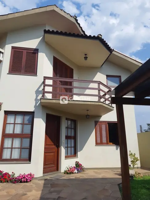 Casa com 3 quartos à venda, 298m2 em Camobi, Santa Maria - RS - imagem 3 Foto 3 de Casa com 3 quartos à venda, 298m2 em Camobi, Santa Maria - RS