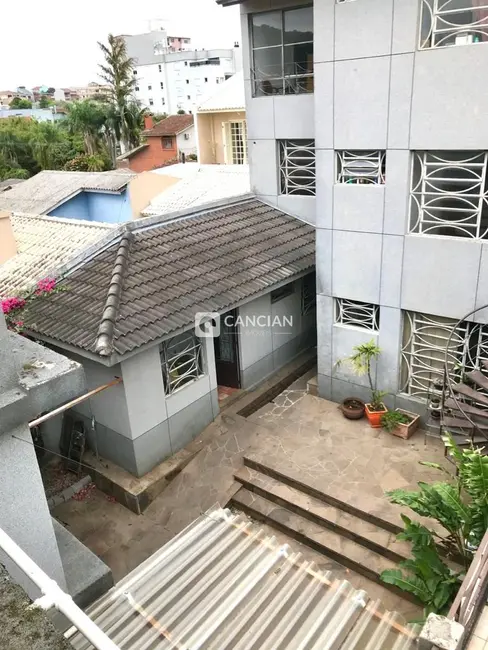Foto 2 de Casa com 7 quartos à venda, 221m2 em Menino Jesus, Santa Maria - RS