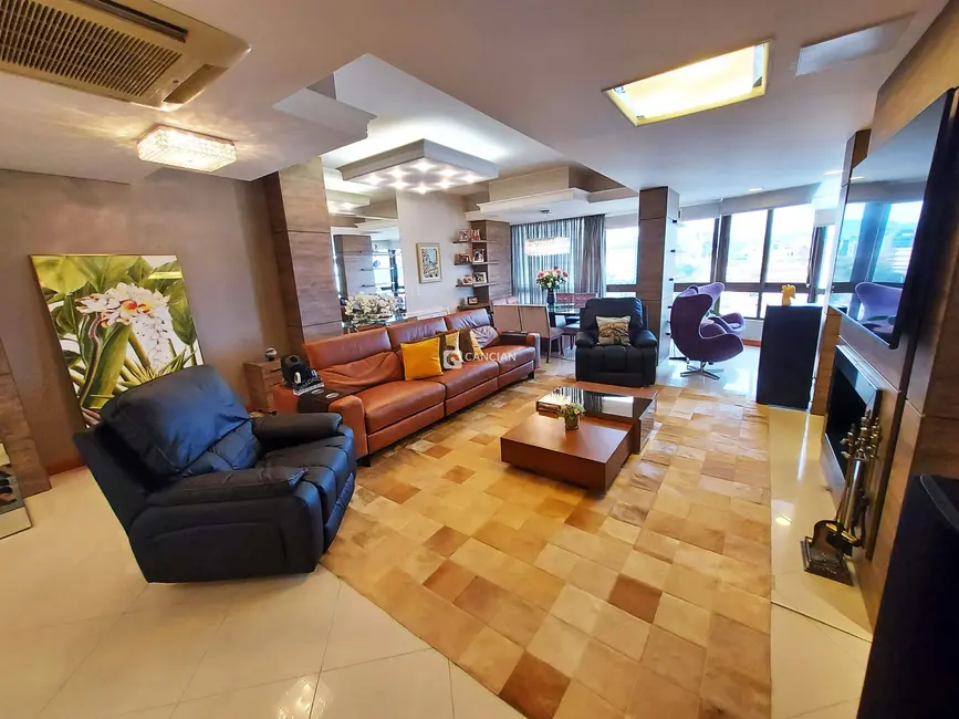 Cobertura com 3 quartos à venda, 381m2 em Nossa Senhora Medianeira, Santa Maria - RS - imagem 4 Foto 4 de Cobertura com 3 quartos à venda, 381m2 em Nossa Senhora Medianeira, Santa Maria - RS