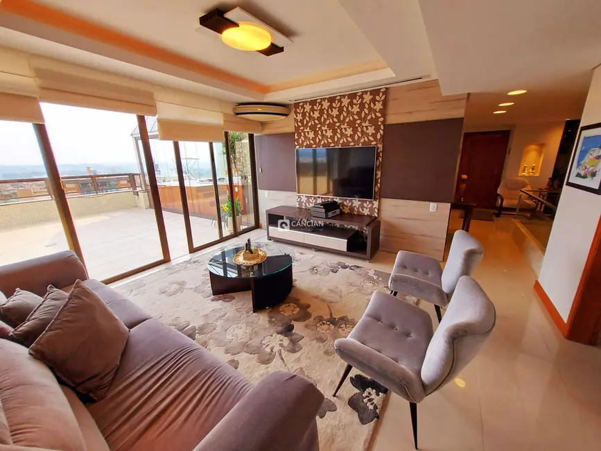 Cobertura com 3 quartos à venda, 381m2 em Nossa Senhora Medianeira, Santa Maria - RS - imagem 7 Foto 7 de Cobertura com 3 quartos à venda, 381m2 em Nossa Senhora Medianeira, Santa Maria - RS
