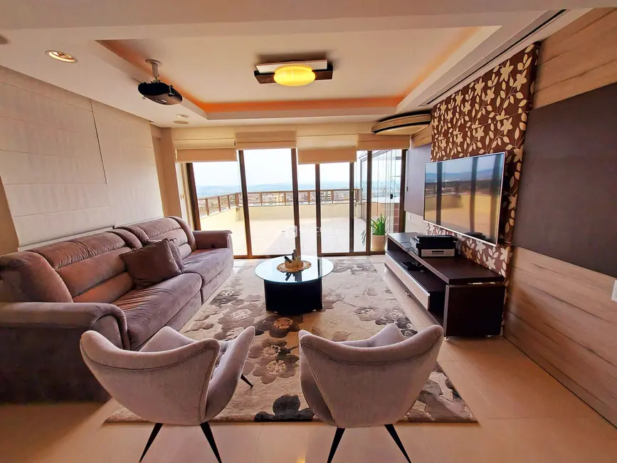 Cobertura com 3 quartos à venda, 381m2 em Nossa Senhora Medianeira, Santa Maria - RS - imagem 6 Foto 6 de Cobertura com 3 quartos à venda, 381m2 em Nossa Senhora Medianeira, Santa Maria - RS