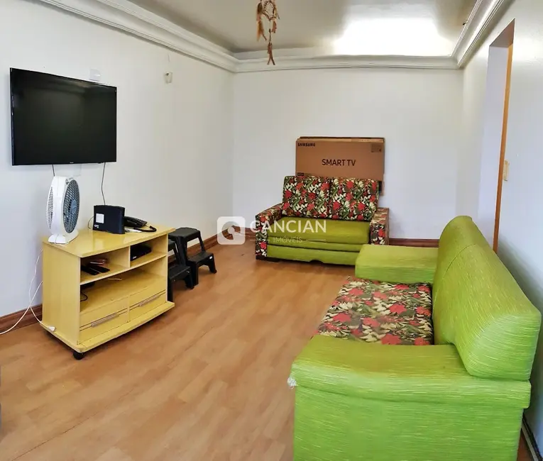 Casa com 3 quartos à venda, 213m2 em Nossa Senhora de Lourdes, Santa Maria - RS - imagem 4 Foto 4 de Casa com 3 quartos à venda, 213m2 em Nossa Senhora de Lourdes, Santa Maria - RS