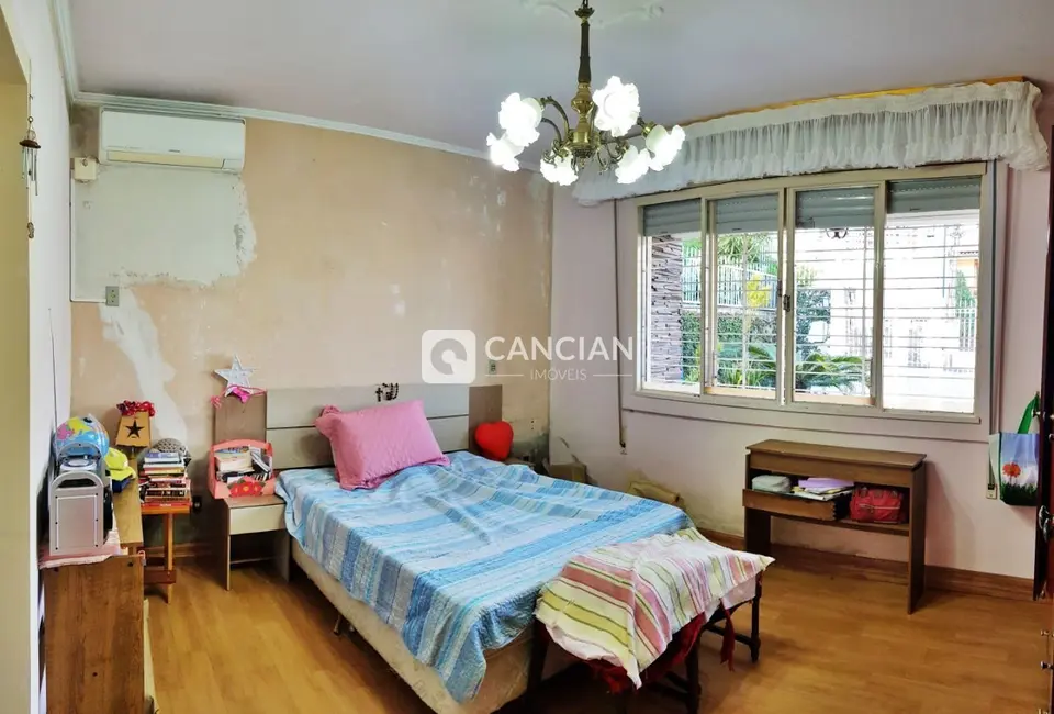 Casa com 3 quartos à venda, 213m2 em Nossa Senhora de Lourdes, Santa Maria - RS - imagem 6 Foto 6 de Casa com 3 quartos à venda, 213m2 em Nossa Senhora de Lourdes, Santa Maria - RS