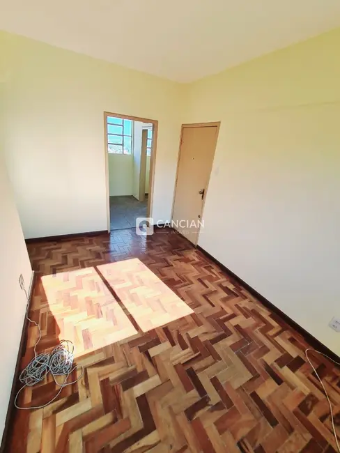 Foto 3 de Apartamento com 2 quartos à venda, 48m2 em Centro, Santa Maria - RS