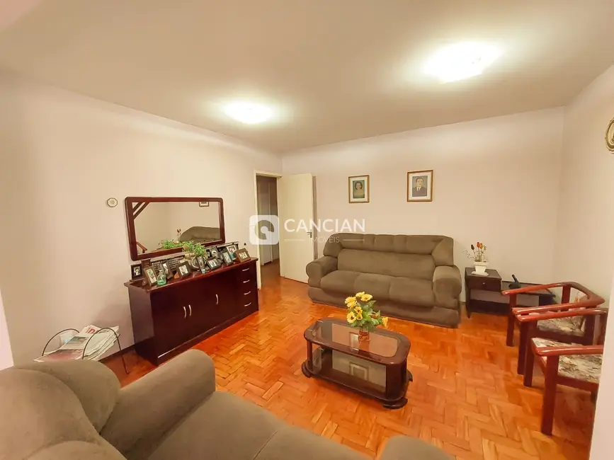 Foto 2 de Apartamento com 4 quartos à venda, 117m2 em Centro, Santa Maria - RS