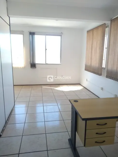 Sala Comercial com 1 quarto à venda, 37m2 em Camobi, Santa Maria - RS - imagem 4 Foto 4 de Sala Comercial com 1 quarto à venda, 37m2 em Camobi, Santa Maria - RS