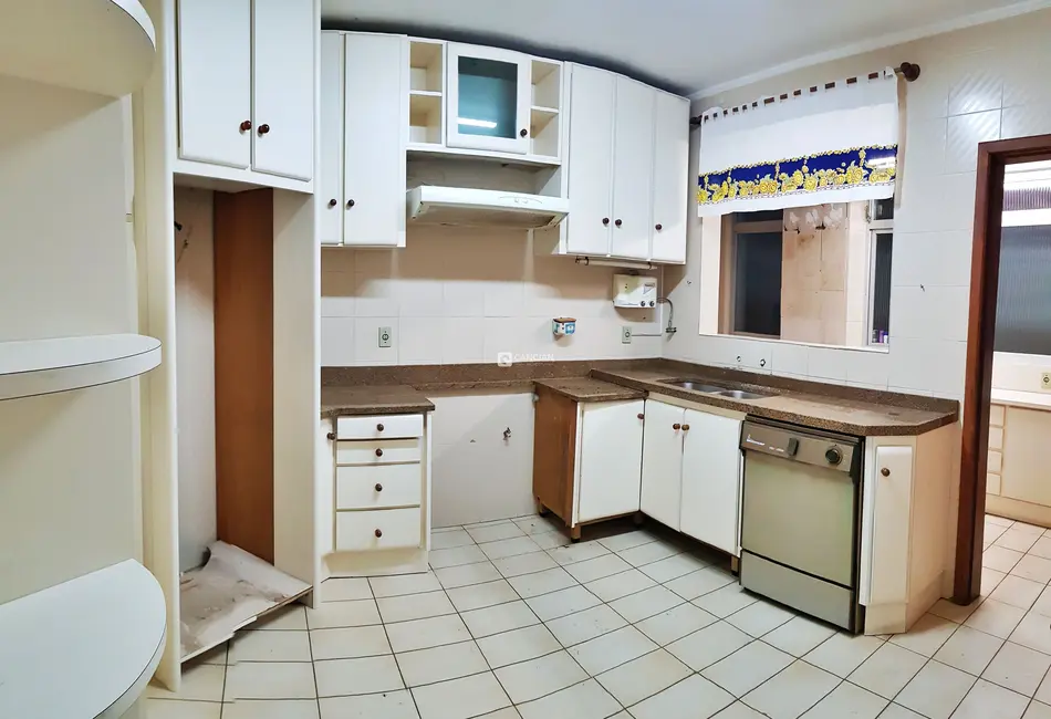 Foto 6 de Apartamento com 3 quartos à venda, 207m2 em Centro, Santa Maria - RS