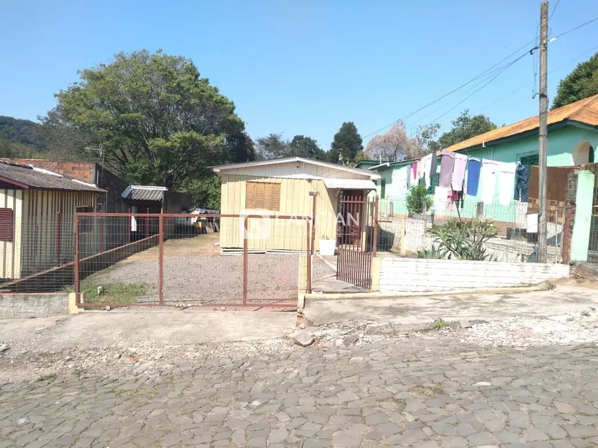 Foto 4 de Terreno / Lote à venda, 320m2 em Chácara das Flores, Santa Maria - RS