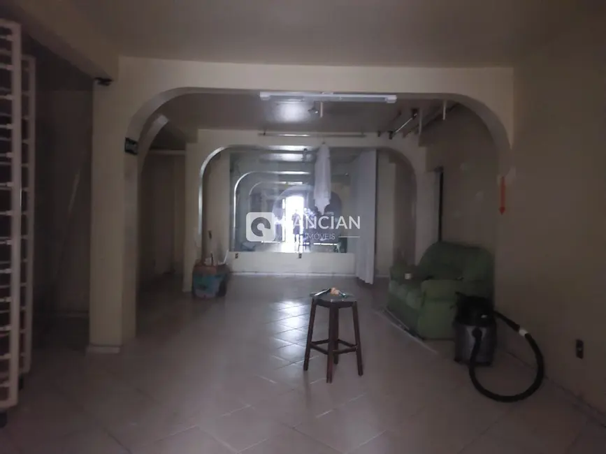 Foto 3 de Sala Comercial com 1 quarto à venda, 115m2 em Centro, Santa Maria - RS