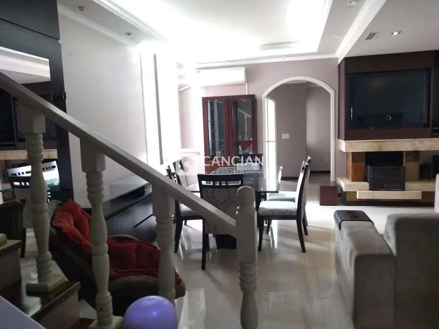 Casa com 5 quartos à venda, 227m2 em Patronato, Santa Maria - RS - imagem 5 Foto 5 de Casa com 5 quartos à venda, 227m2 em Patronato, Santa Maria - RS