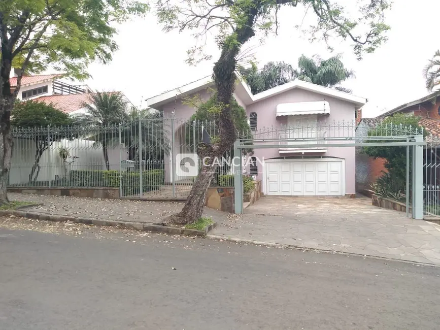 Foto 1 de Casa com 5 quartos à venda, 227m2 em Patronato, Santa Maria - RS