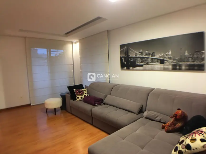 Foto 5 de Apartamento com 3 quartos à venda, 143m2 em Nossa Senhora de Fátima, Santa Maria - RS