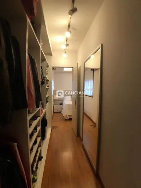 Foto 8 de Apartamento com 3 quartos à venda, 143m2 em Nossa Senhora de Fátima, Santa Maria - RS