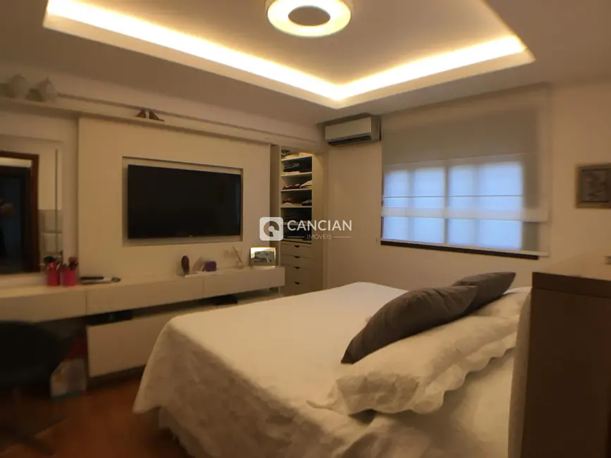 Foto 7 de Apartamento com 3 quartos à venda, 143m2 em Nossa Senhora de Fátima, Santa Maria - RS