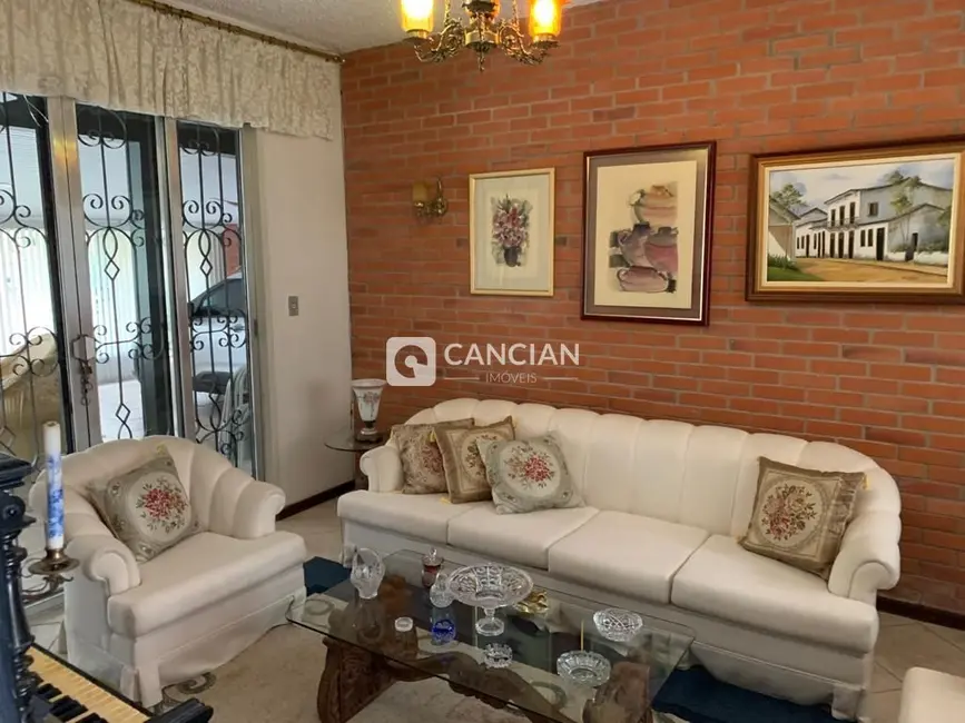Casa com 3 quartos à venda, 220m2 em Camobi, Santa Maria - RS - imagem 4 Foto 4 de Casa com 3 quartos à venda, 220m2 em Camobi, Santa Maria - RS