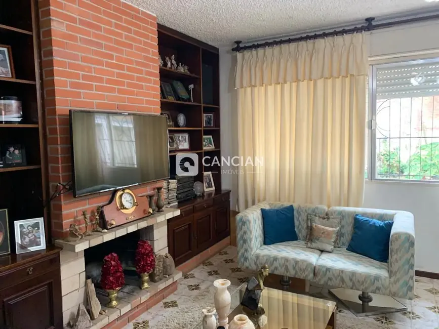 Casa com 3 quartos à venda, 220m2 em Camobi, Santa Maria - RS - imagem 5 Foto 5 de Casa com 3 quartos à venda, 220m2 em Camobi, Santa Maria - RS