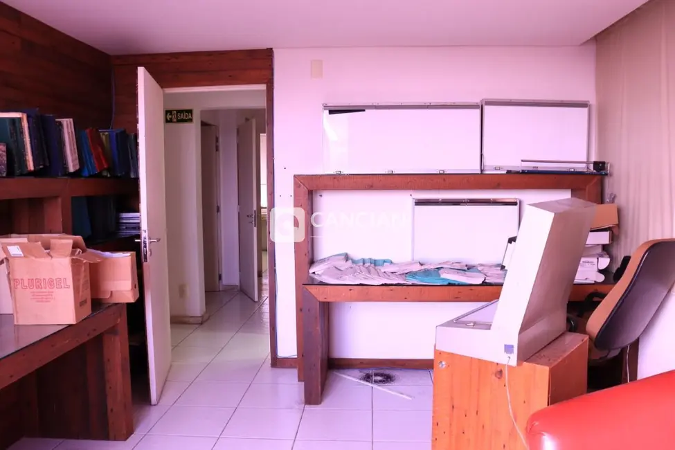 Sala Comercial com 4 quartos à venda, 186m2 em Centro, Santa Maria - RS - imagem 7 Foto 7 de Sala Comercial com 4 quartos à venda, 186m2 em Centro, Santa Maria - RS