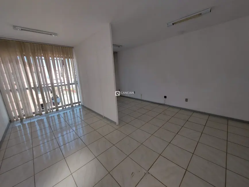 Sala Comercial com 1 quarto à venda, 35m2 em Centro, Santa Maria - RS - imagem 3 Foto 3 de Sala Comercial com 1 quarto à venda, 35m2 em Centro, Santa Maria - RS