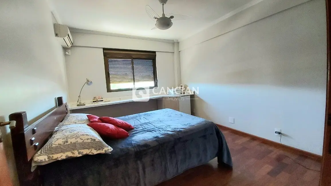 Foto 9 de Apartamento com 3 quartos à venda, 126m2 em Nossa Senhora Medianeira, Santa Maria - RS