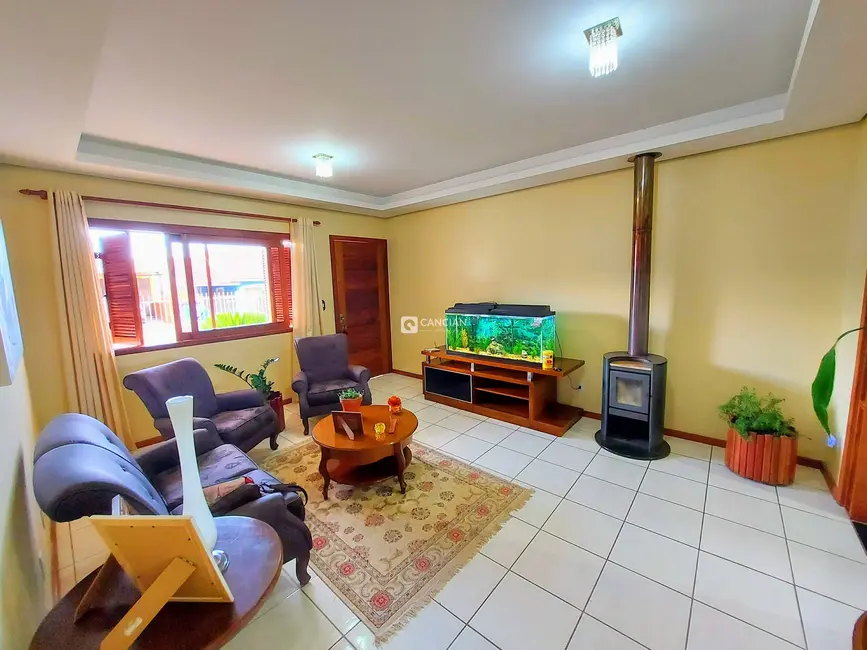 Casa com 4 quartos à venda, 165m2 em Camobi, Santa Maria - RS - imagem 7 Foto 7 de Casa com 4 quartos à venda, 165m2 em Camobi, Santa Maria - RS